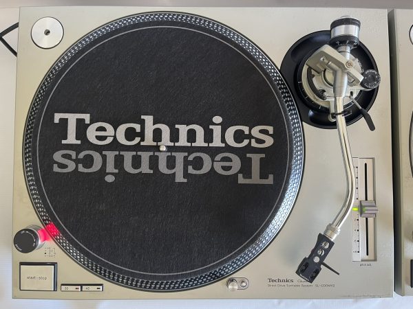 Technics SL1200 mk2 turntable pair (used) - Image 2