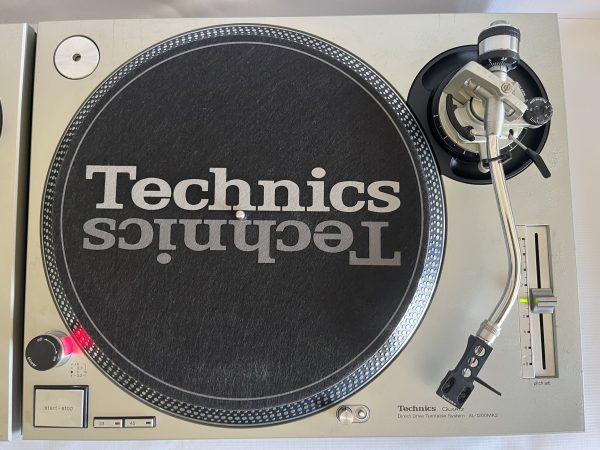 Technics SL1200 mk2 turntable pair (used) - Image 3